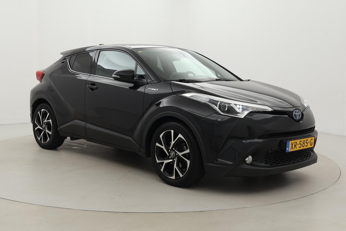 Toyota C-HR - 1.8 Hybrid Dynamic | Trekhaak | Navigatie | Stoelverwarming | Keyless | Adaptive Cruise | - AutoWereld.nl