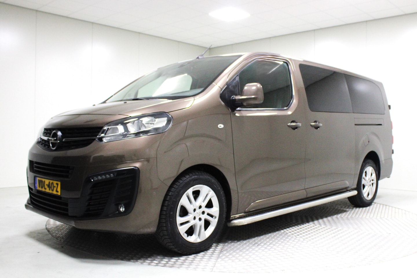 Opel Vivaro - 2.0 CDTI L2H1 Innovation | Automaat | Elektrische Schuifdeuren L&R / Leder / Climate Contr - AutoWereld.nl