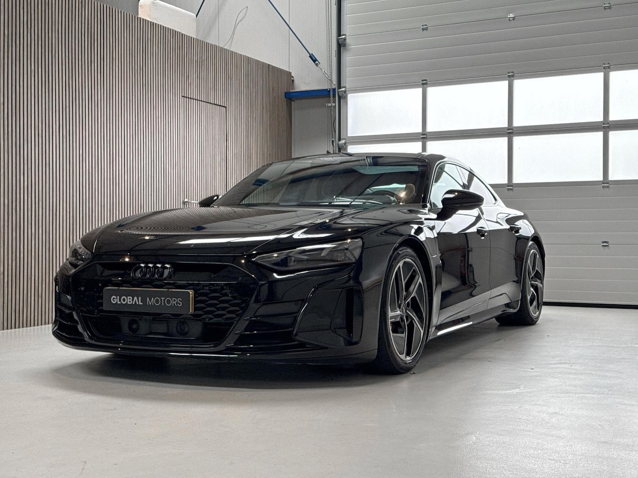 Audi e-tron GT - RS 93 kWh - PANORAMADAK - BANG & OLUFSEN - LED - HEAD UP DISPLAY - STUURVERWARMING - STOEL - AutoWereld.nl
