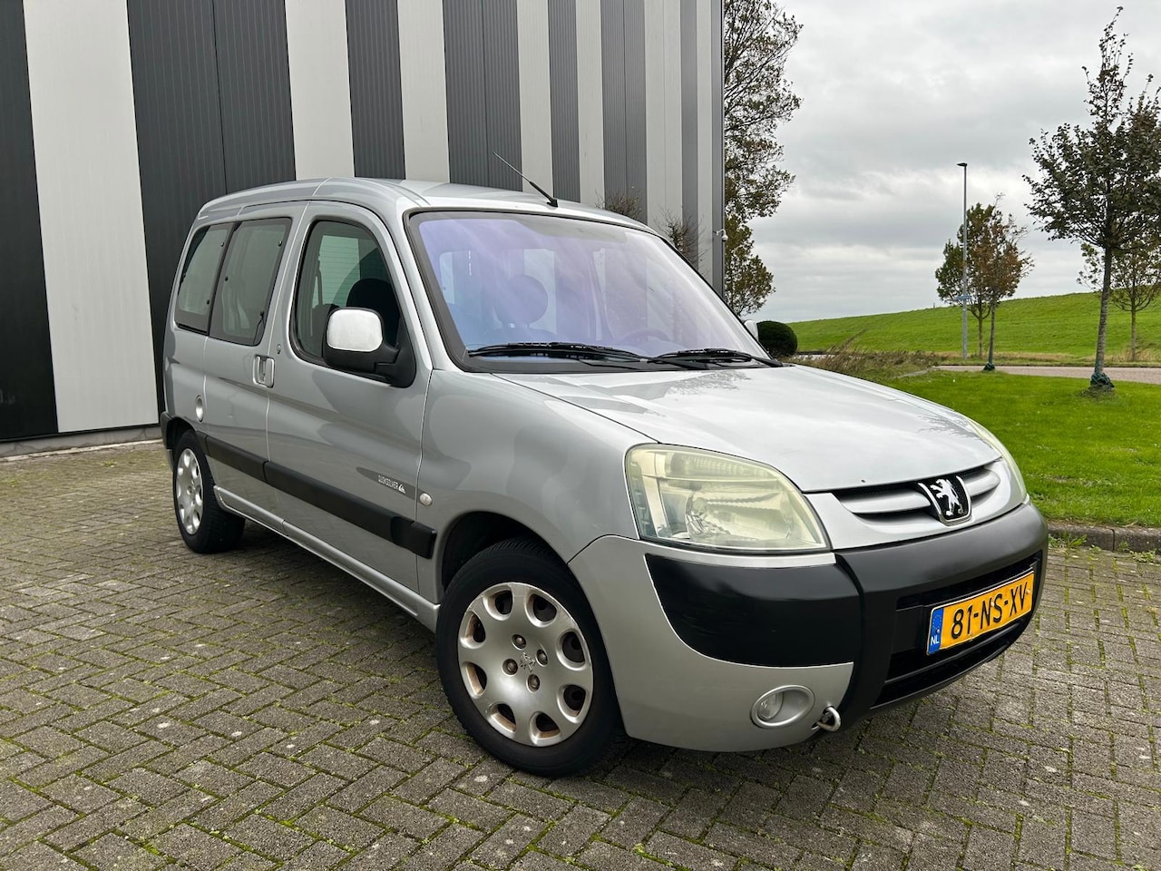 Peugeot Partner MPV - 1.6-16V Quiksilver Nw APK-Airco-2x Schuifdeur-Trekhaak - AutoWereld.nl