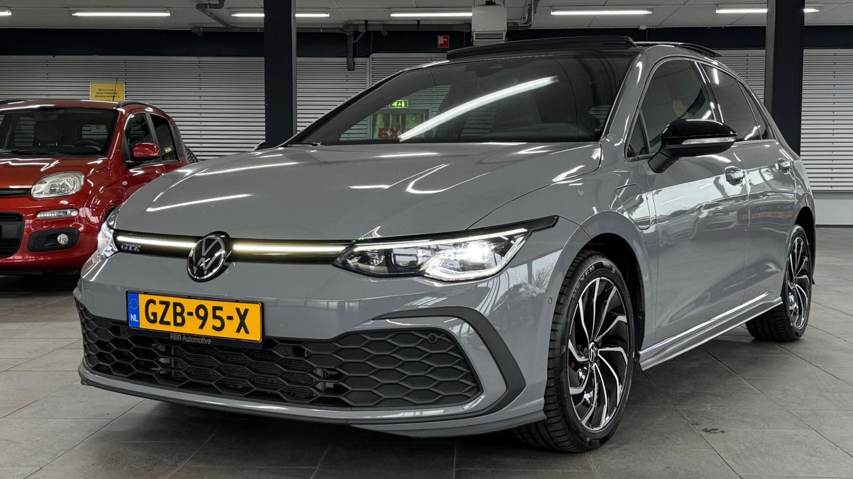 Volkswagen Golf - 1.4 eHybrid GTE pano matrix IQ-light leder head up memory vol opties - AutoWereld.nl