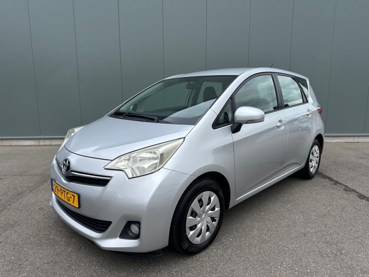 Toyota Verso S - 1.3 VVT-i Aspiration 1.3 VVT-i Aspiration - AutoWereld.nl