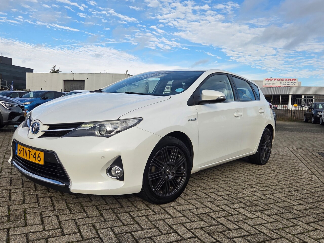 Toyota Auris - 1.8 Hybrid Dynamic/CAMERA/TREKHAK/EERSTE EIGENAAR - AutoWereld.nl