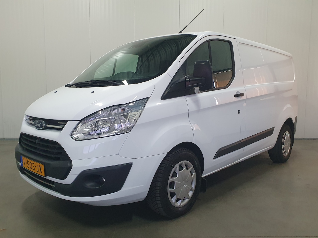 Ford Transit Custom - 290 2.0 TDCI L1H1 Trend NAVI/CRUISE/AIRCO/TRHAAK . - AutoWereld.nl