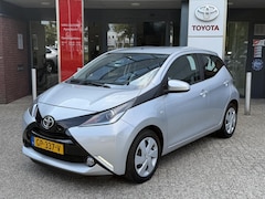 Toyota Aygo - 1.0 VVT-i x-play NL-AUTO EL-RAMEN CAMERA NAVI BLUETOOTH AIRCO AUTOMAAT