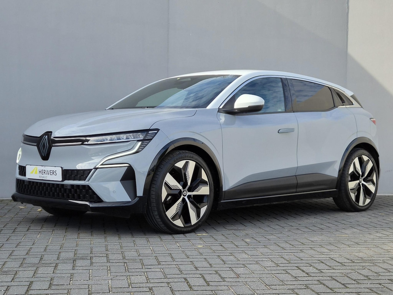 Renault Mégane E-Tech - comfort range techno 60 kWh / SOH 94% / Dealer onderhouden / CCS snellader / Stuur- & Stoe - AutoWereld.nl