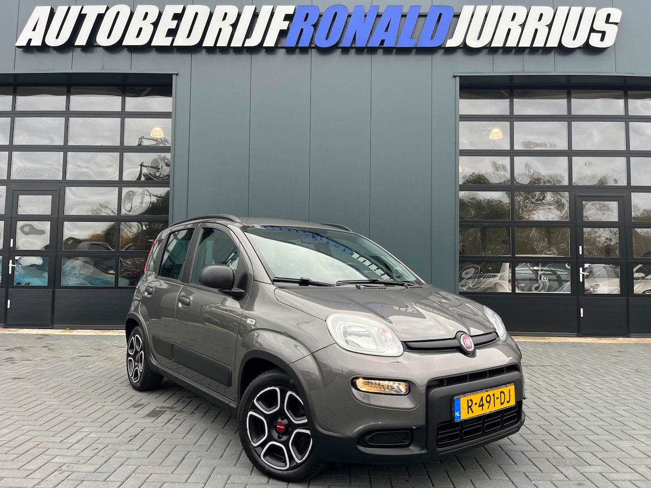 Fiat Panda - 1.0 Hybrid City Life NL.Auto/Grootscherm/Carplay/Airco/All season banden/1Ste Eigenaar/Dea - AutoWereld.nl