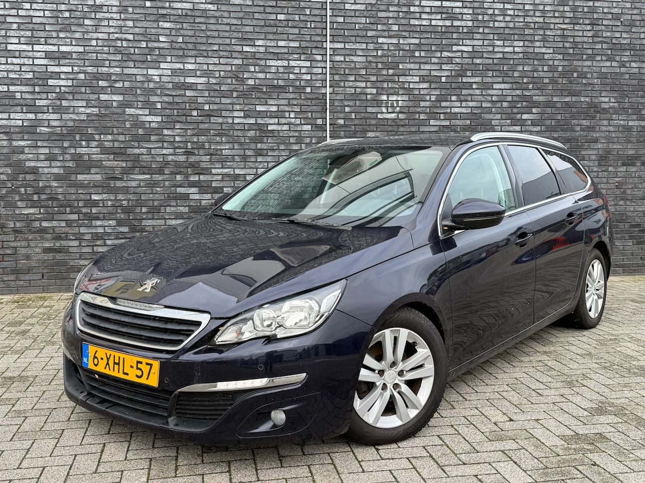 Peugeot 308 SW - 1.6 BlueHDI Blue Lease Executive EXPORT|Pano|Camera|Cruise|Navigatie - AutoWereld.nl