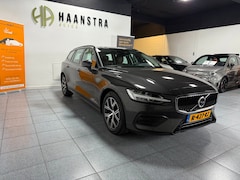 Volvo V60 - 2.0 B3 Essential 1e Eig, Navi-Camera, Leder Int, Apple-Carplay