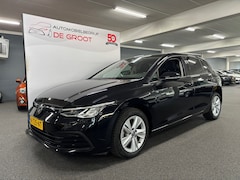 Volkswagen Golf - 1.0 eTSI Life / NL-auto, Automaat, 52.679KM