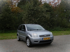 Ford Fusion - 1.4-16V Futura . Airco . Trekhaak . LMV . nw APK . enz