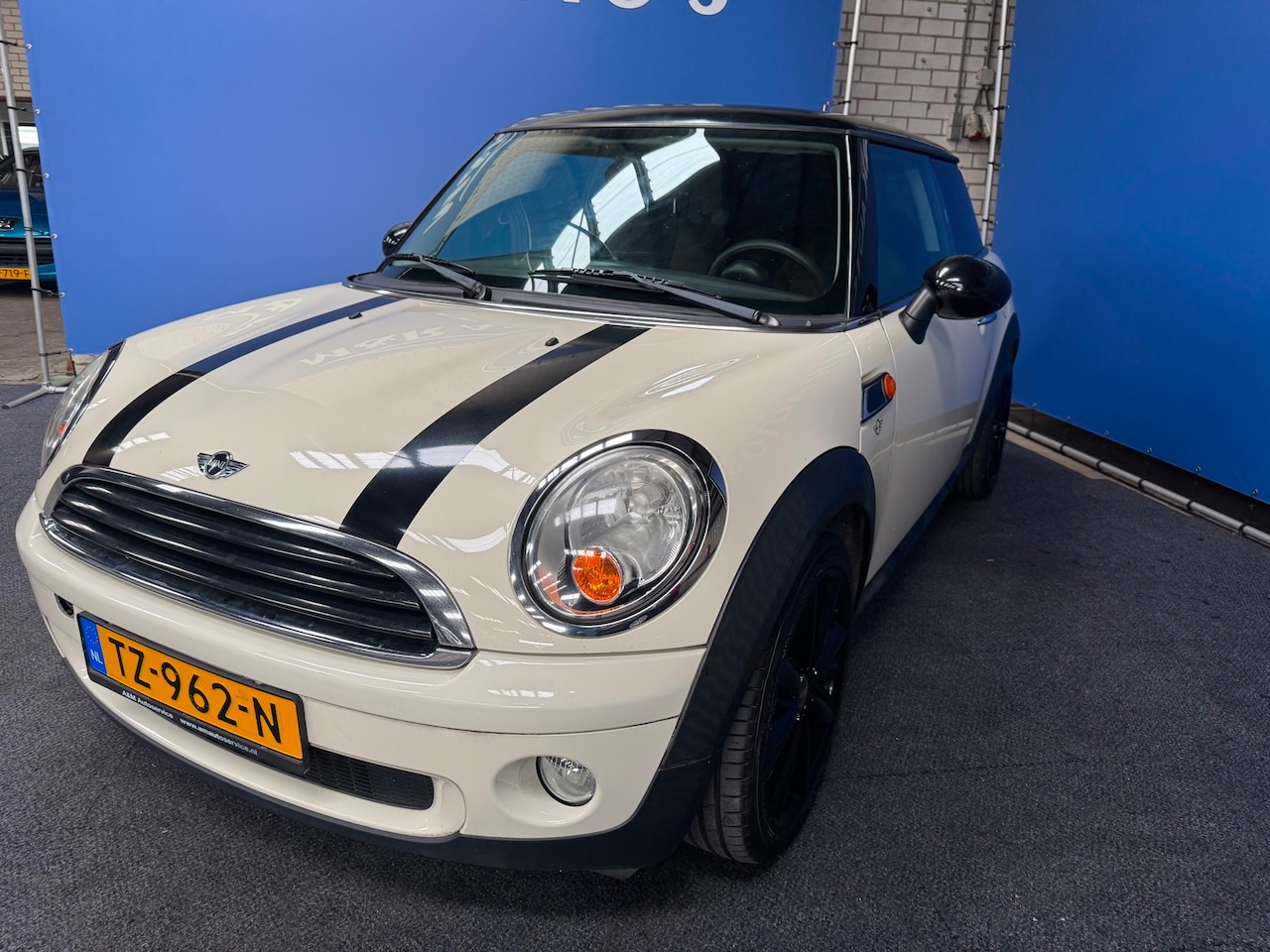 MINI 3-Deurs - 1.4 One Anniversary Nieuwe APK - AutoWereld.nl