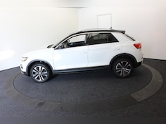 Volkswagen T-Roc - 1.5 TSI Sport R Bi-tone Automaat Navi Carplay Stoelverw. Adapt. Cru
