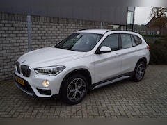 BMW X1 - SDrive20i High Executive 192PK Autom Leder Stoelverw Navi Camera Clima Head-Up Cruise 2x P