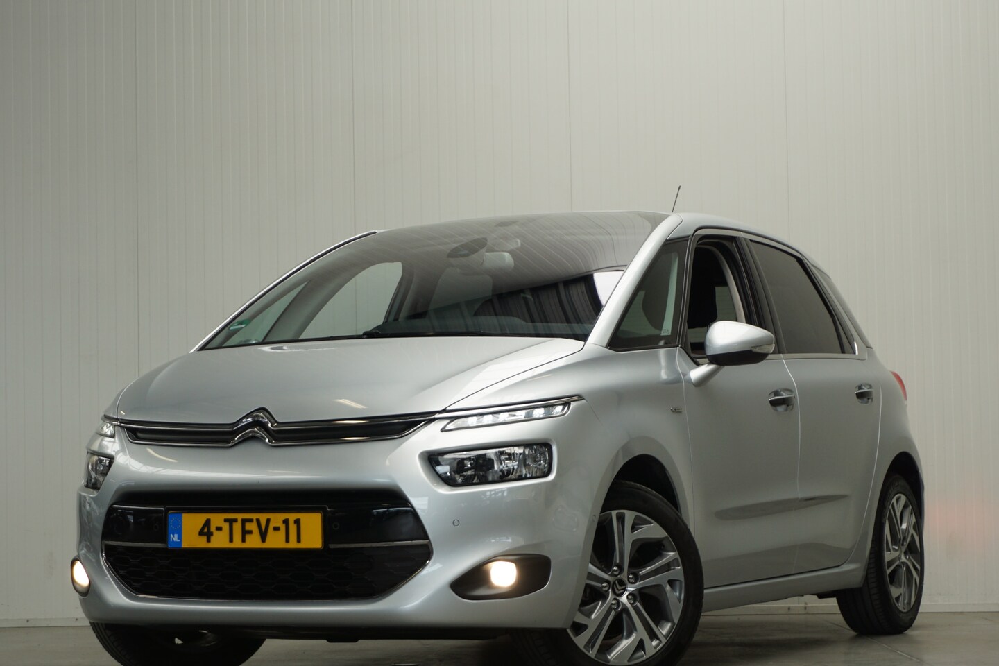 Citroën C4 Picasso - 1.6 THP Exclusive 157 PK! MASSAGE H. LEER NAVI CLIMA CAMERA PDC TREKHAAK etc. - AutoWereld.nl