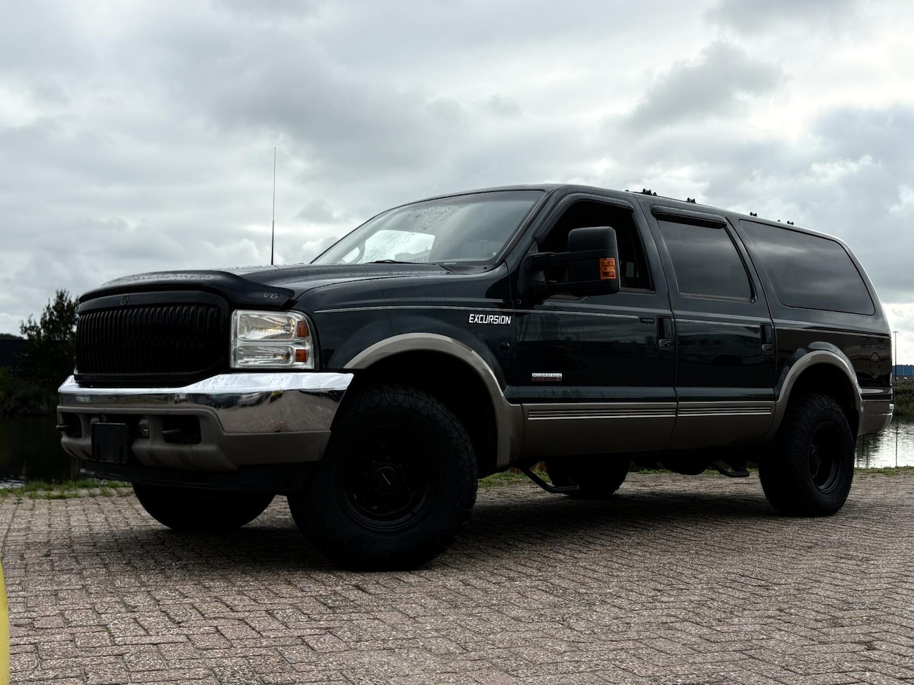 Ford Excursion - USA | 253 PK | 8 persoons | Uniek in NL | 7.3 V8 POWERSTROKE | F250 PERSONENAUTO | MARGE - AutoWereld.nl