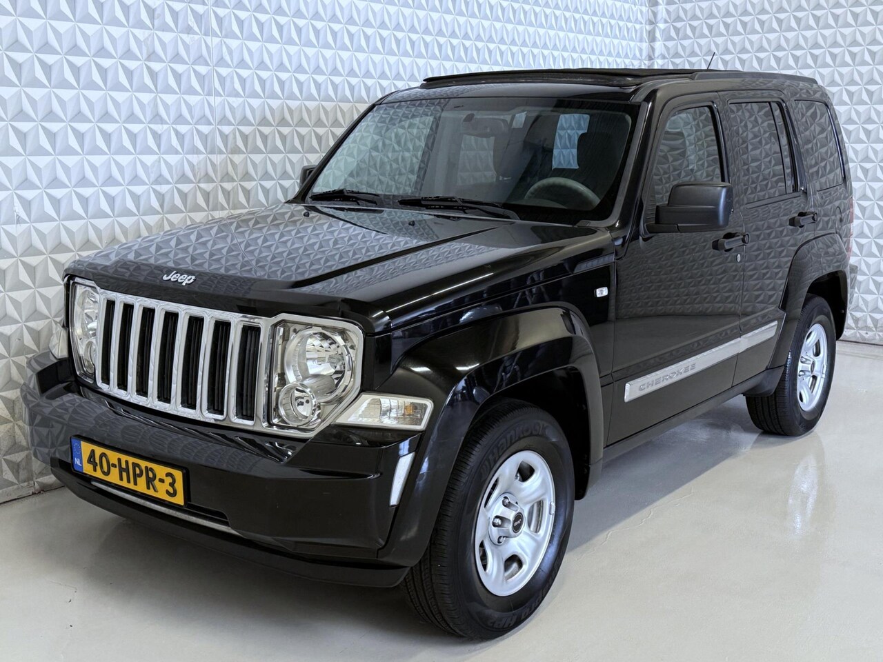 Jeep Cherokee - 3.7 V6 Limited 4WD Automaat / 204.000km (2009) - AutoWereld.nl
