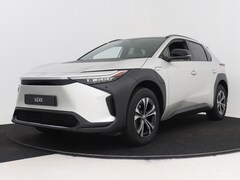 Toyota bZ4X - Dynamic 71 kWh | BTW Voertuig | 360 camera | Stoel+stuurverwarming | Parkeersensoren voor+