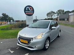 Peugeot 208 - | 2014 | 1.2 VTi Style 82 pk | Handgeschakeld | Export en Handel only