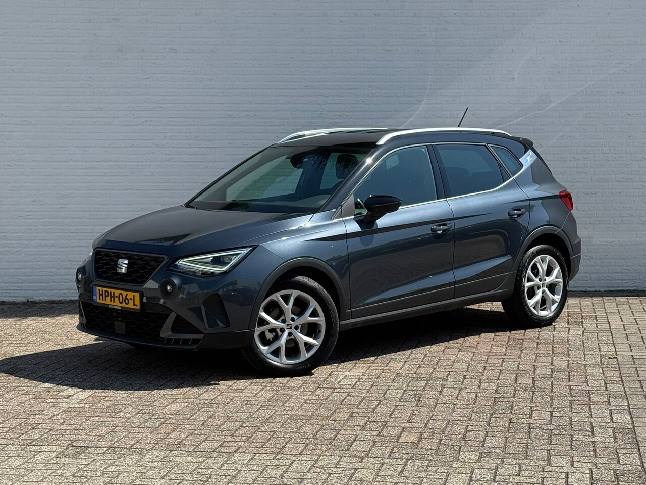 SEAT Arona - 1.0 TSI FR Business Adaptive cruise Climate control Full LED Apple Carplay / Android Auto - AutoWereld.nl