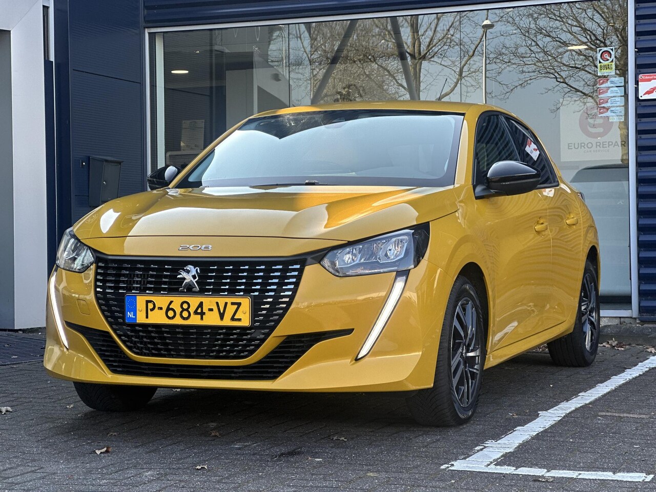 Peugeot 208 - 1.2 PureTech 100pk Allure | Automaat | Parkeercamera/-sensoren | Navigatie | Cruise Contro - AutoWereld.nl