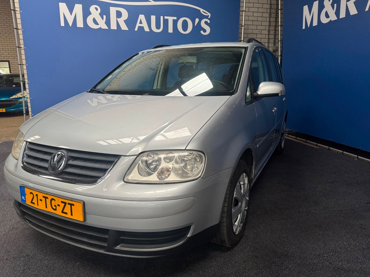 Volkswagen Touran - 1.6-16V FSI Business Automaat Nieuwe APK - AutoWereld.nl