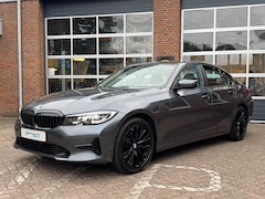 BMW 3-serie - 318i Business Edition, navi, camera, sportleder, cruise, stoelverw