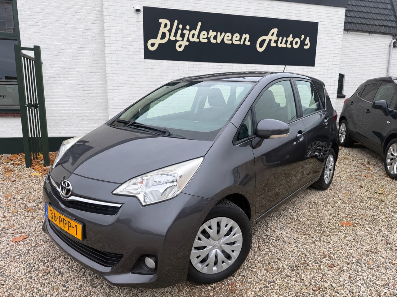 Toyota Verso S - 1.3 VVT-i Aspiration Camera | Clima | Org. NL | Dealer Onderhouden| Trekhaak - AutoWereld.nl