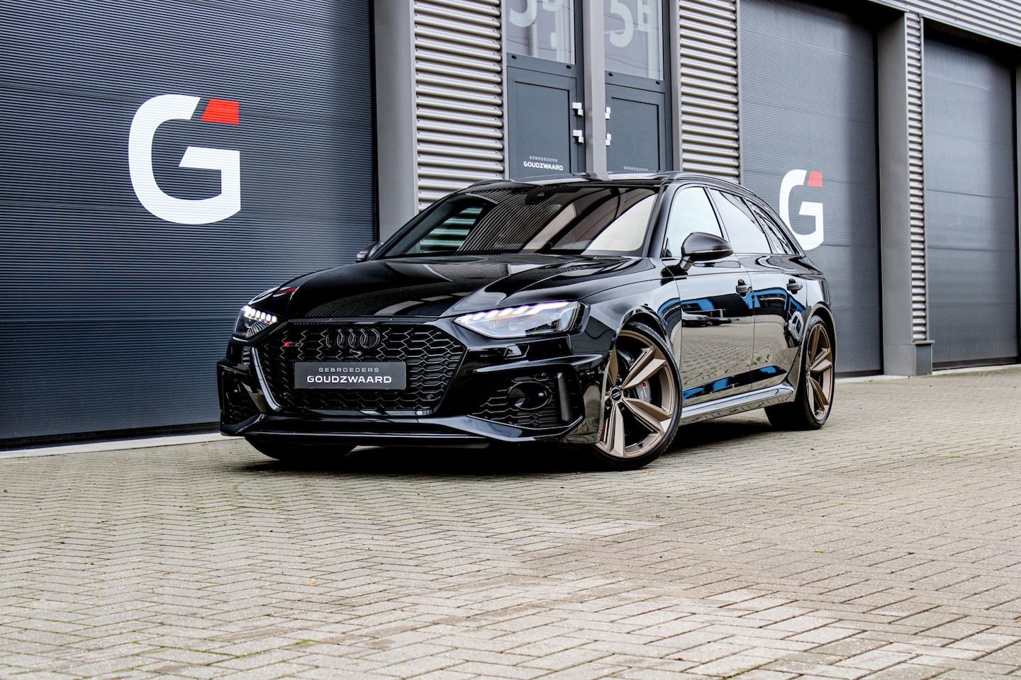 Audi RS4 - Avant 2.9 TFSI Quattro | Keramisch | Carbon ext. | Audi Exclusive Brons | Pano | B&O | HUD - AutoWereld.nl