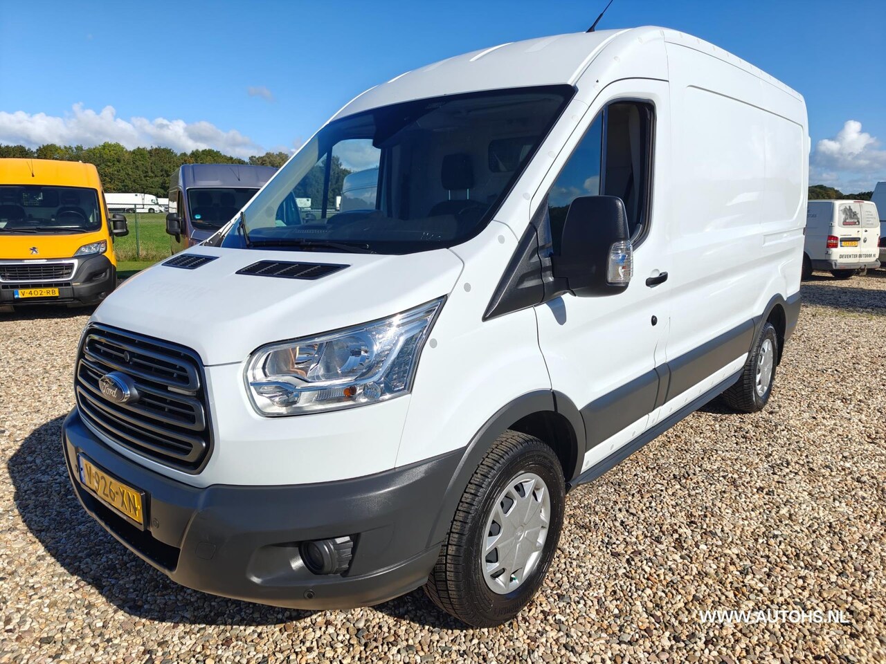 Ford Transit - 350 2.0 TDCI L2H2 Trend 350 2.0 TDCI L2H2 Trend , Apk 9-2027 , 1e Eig , Ex overheid , Euro 6 , Airco, Camera , cru - AutoWereld.nl