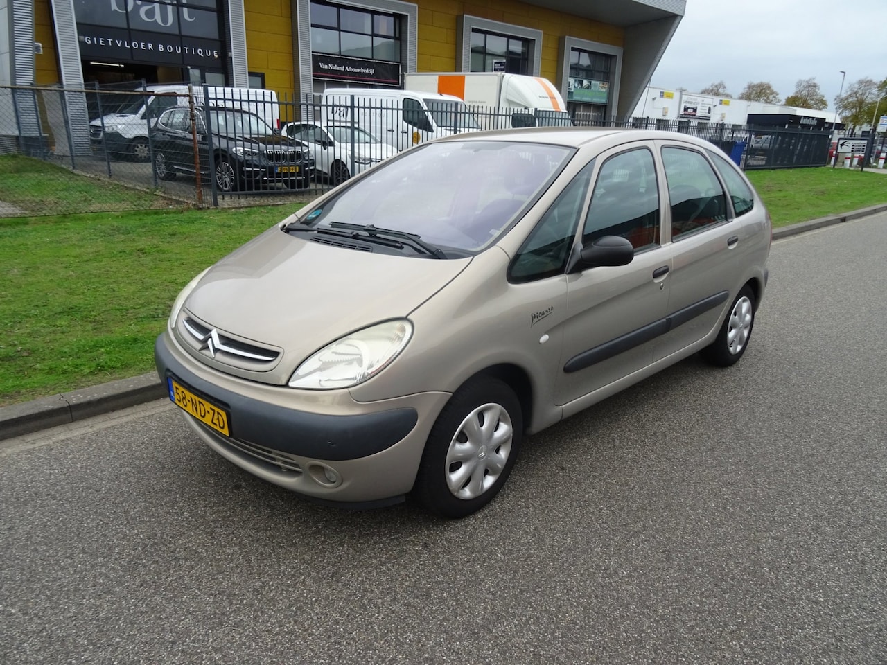 Citroën Xsara Picasso - 2.0i-16V Différence 2 2.0i-16V Différence 2 - AutoWereld.nl