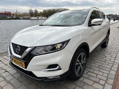 Nissan Qashqai - 1.3 DIG-T N-Connecta panorama dak 74.000 km Nieuwstaat