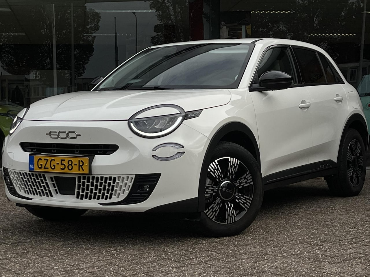 Fiat 600 - 1.2 Hybrid Urban | Apple-Android | Cruise control | Parkeersensoren - AutoWereld.nl