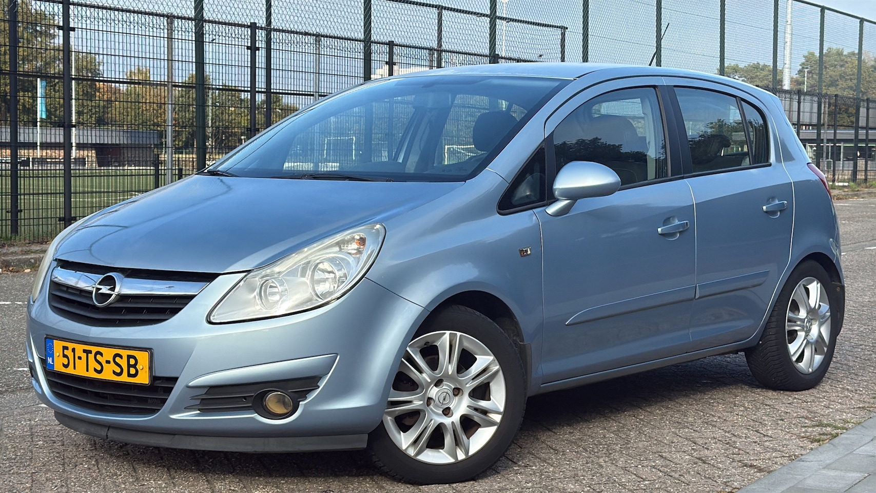 Opel Corsa - 1.4-16V Cosmo AIRCO/APK/LEER/ - AutoWereld.nl