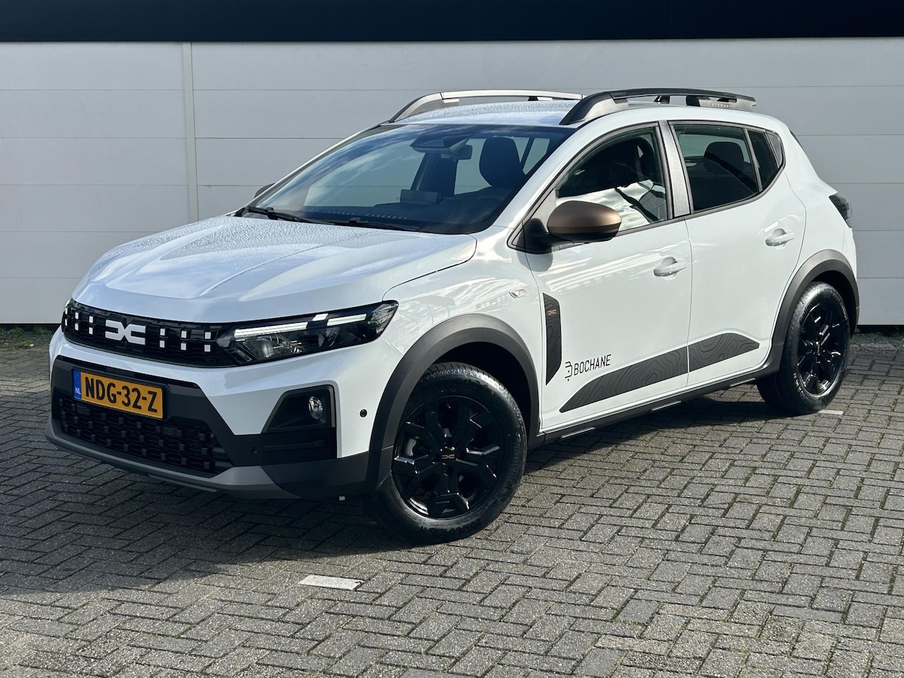 Dacia Sandero Stepway - 1.8 hybrid 155 limited edition | Navigatie | Camera | Draadloze Apple & Andorid Carplay | - AutoWereld.nl
