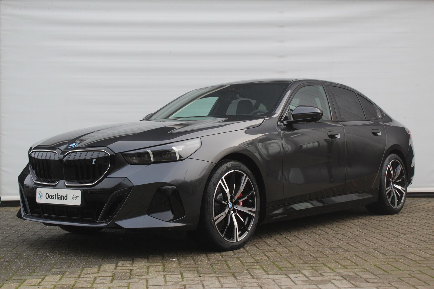 BMW i5 - eDrive40 M Sport / Trekhaak / M Multifunctionele Stoelen / Bowers & Wilkins / Adaptieve LE - AutoWereld.nl