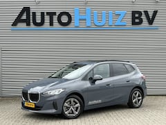 BMW 2-serie Active Tourer - 218i Trekhaak Panoramadak Stuurwielverwarming Stoelverwarming LED Achteruitrijcamera Keyle