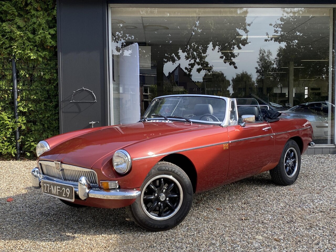 MG B type - 1.8 Roadster | Oldtimer | Overdrive | In Goede Staat | Softtop | Lederen Stoelen | Radio | - AutoWereld.nl