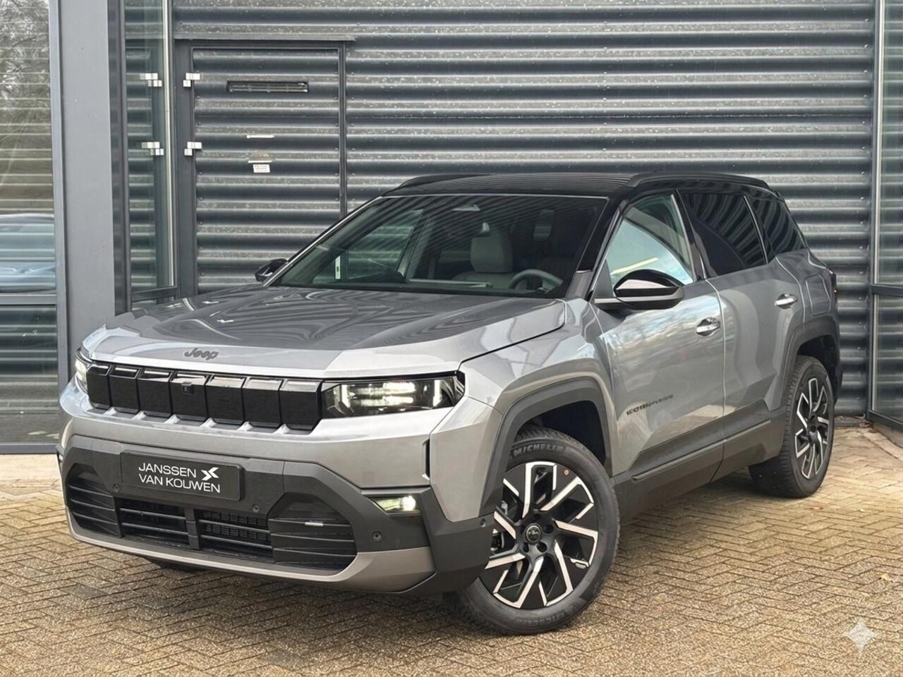 Jeep Compass - First Edition 74 kWh Nieuwe Compass / Nu Leverbaar vanaf € 43.995,00 / Jeep Almere - AutoWereld.nl