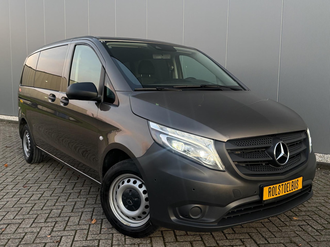 Mercedes-Benz Vito Tourer - Vito LED (Airco) Rolstoelbus Rolstoel voorin - AutoWereld.nl