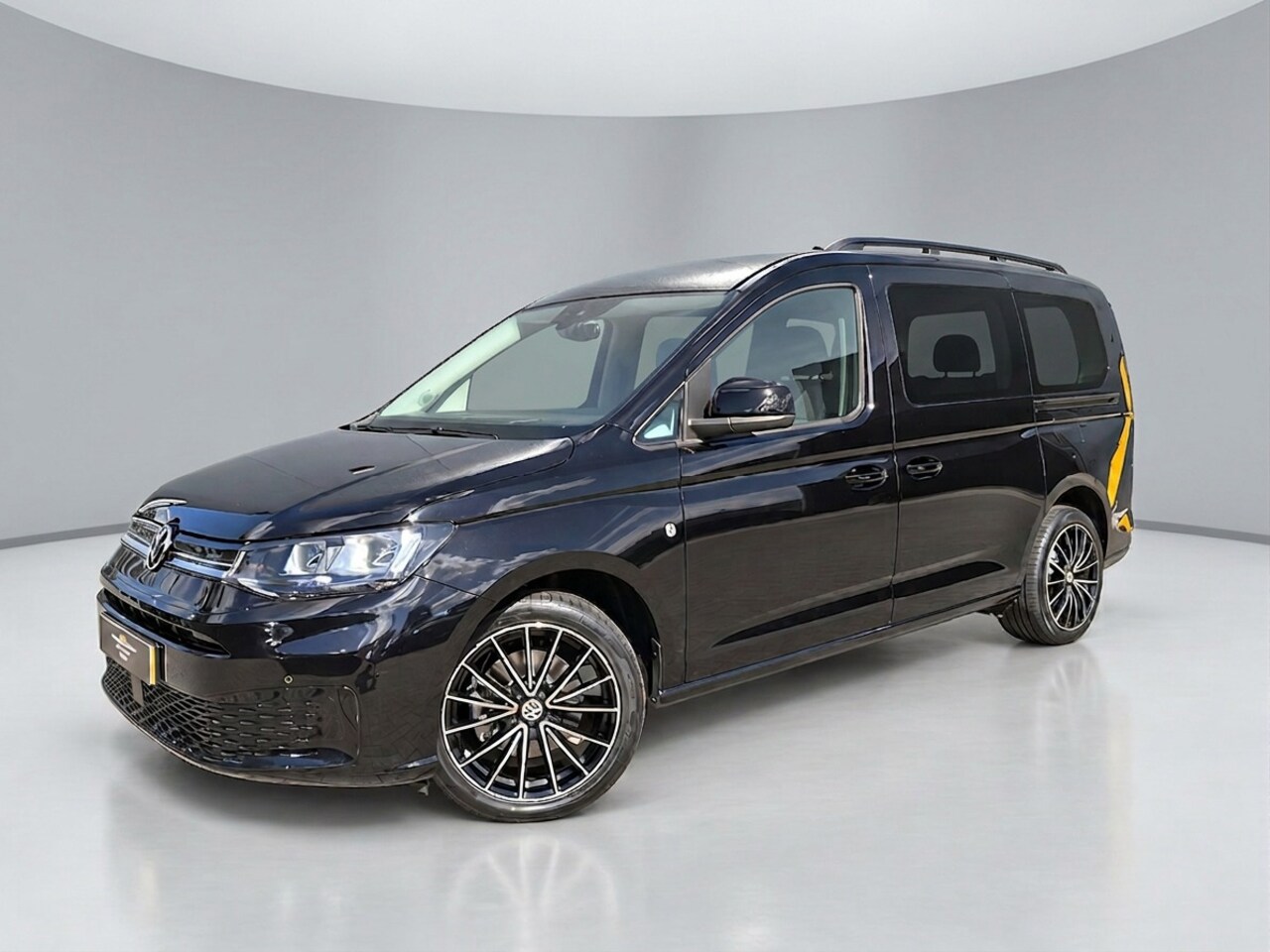 Volkswagen Caddy Maxi - 1.5 TSI 115pk DSG AUT. * 7 Persoons * 13.000KM! * Navigatiesysteem * Stoelverwarming * Par - AutoWereld.nl