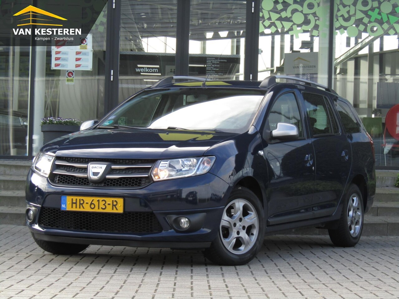 Dacia Logan - 0.9 Tce 90pk 10th Anniversary / Trekhaak / Cruise-Control / Dakrails / Lmv - AutoWereld.nl