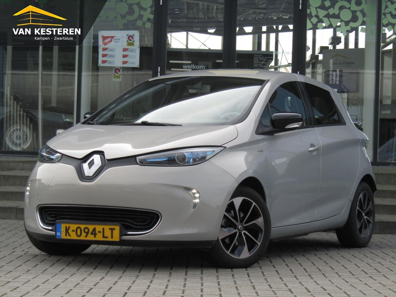 Renault Zoe - R90 92pk Bose inclusief Batterij / Trekhaak / Navigatie / Camera / Stoelverwarming /  Comp - AutoWereld.nl