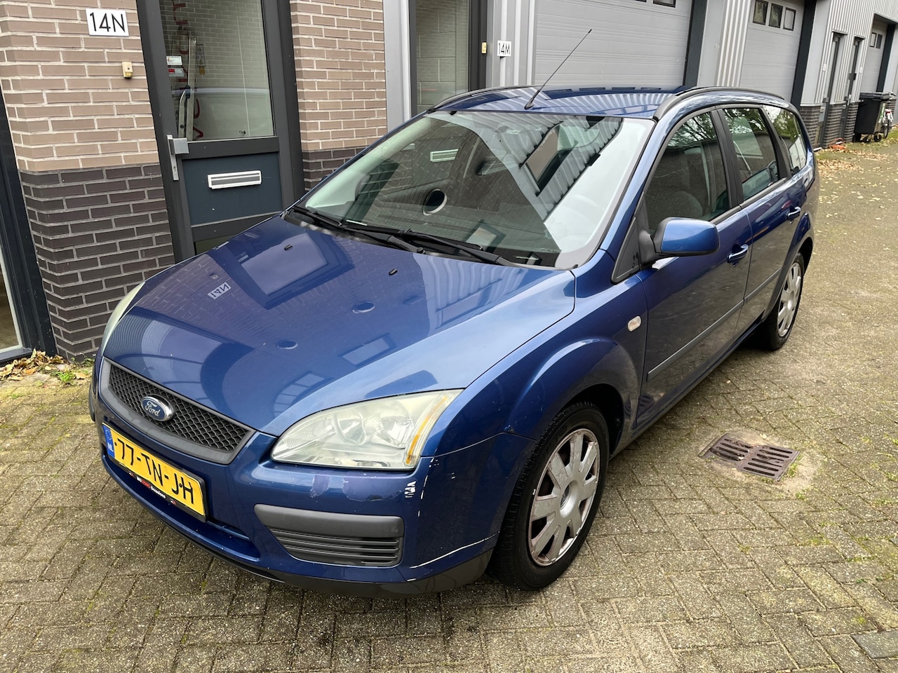 Ford Focus Wagon - 1.6-16V Trend! Airco! Trekhaak! Cruise! - AutoWereld.nl