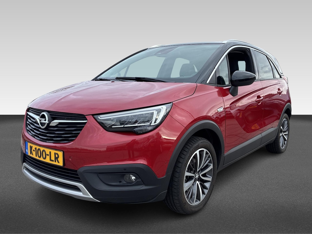 Opel Crossland X - 1.2 Turbo Innovation | Achterbank verstelbaar | Achteruitrijcamera | Airco (automatisch) - AutoWereld.nl