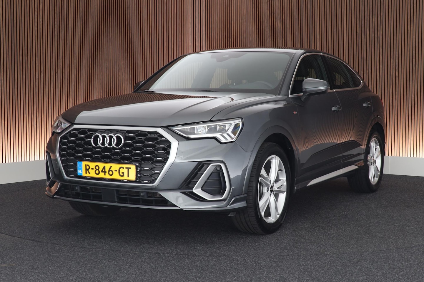 Audi Q3 Sportback - 35 TFSI 150pk S Edition Trekhaak Leder Stoelverwarming Navigatie ACC 2x S-Line - AutoWereld.nl