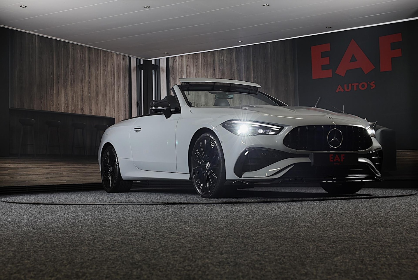 Mercedes-Benz CLE Cabriolet - 300 4MATIC AMG Line / Massage / Head Up / Memory / Aircap / Leder / Verkoeling / Burmester - AutoWereld.nl