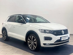 Volkswagen T-Roc - 1.5 TSI R-LINE 150pk DSG | VIRTUAL / AUTOMAAT / 19" / FULL LED /