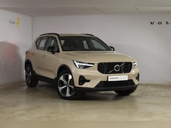 Volvo XC40 - B4 211PK Automaat Plus Dark / Navigatie / Adaptive Cruise / Harman Kardon / Stuur- & Stoel