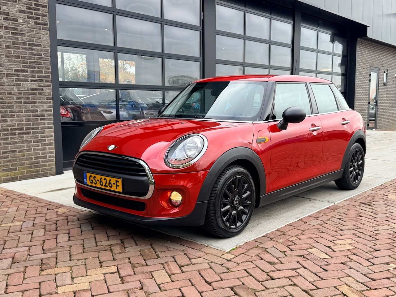 MINI 5-Deurs - 1.2 One Business | Cruise | Navi | - AutoWereld.nl